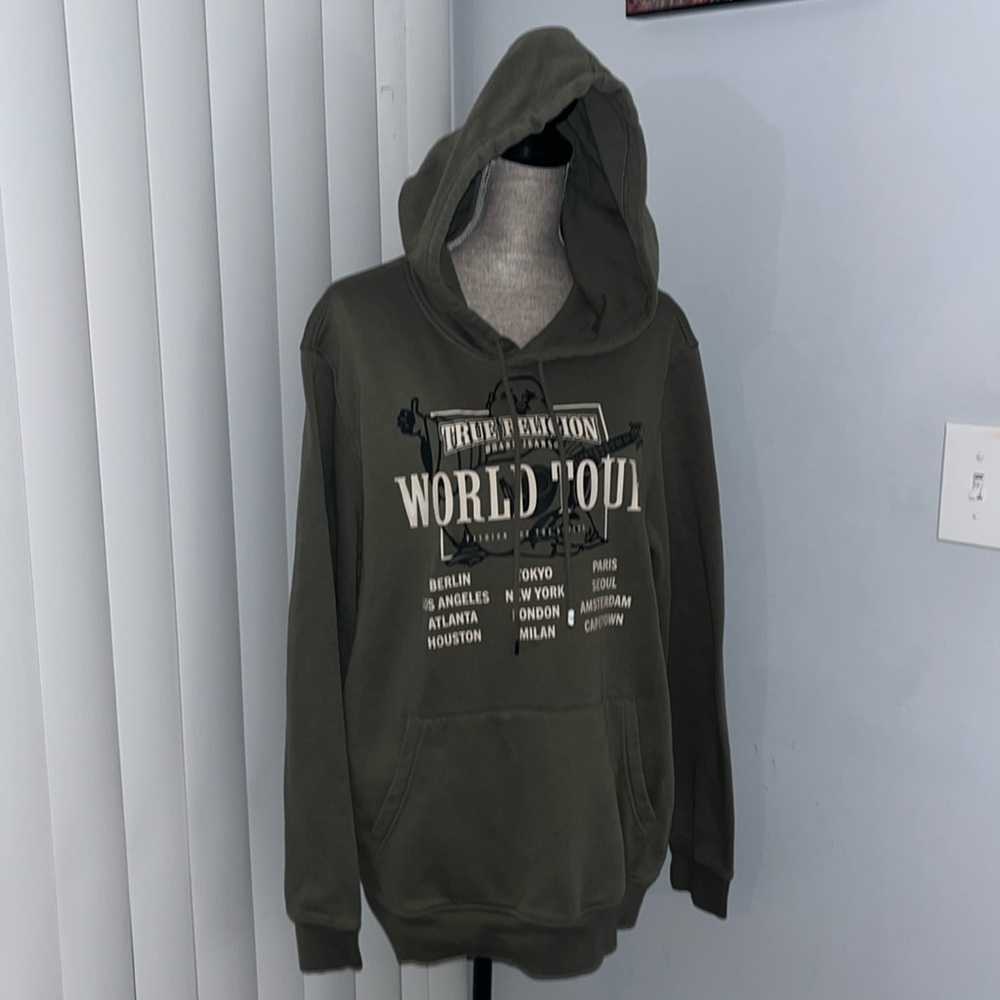 True Religion World Tour
Pullover Hooded Sweatshirt
Men's XXL Hoodie